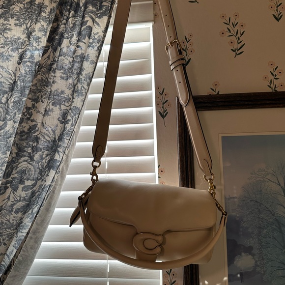 Coach Beige Leather Shoulder Bag